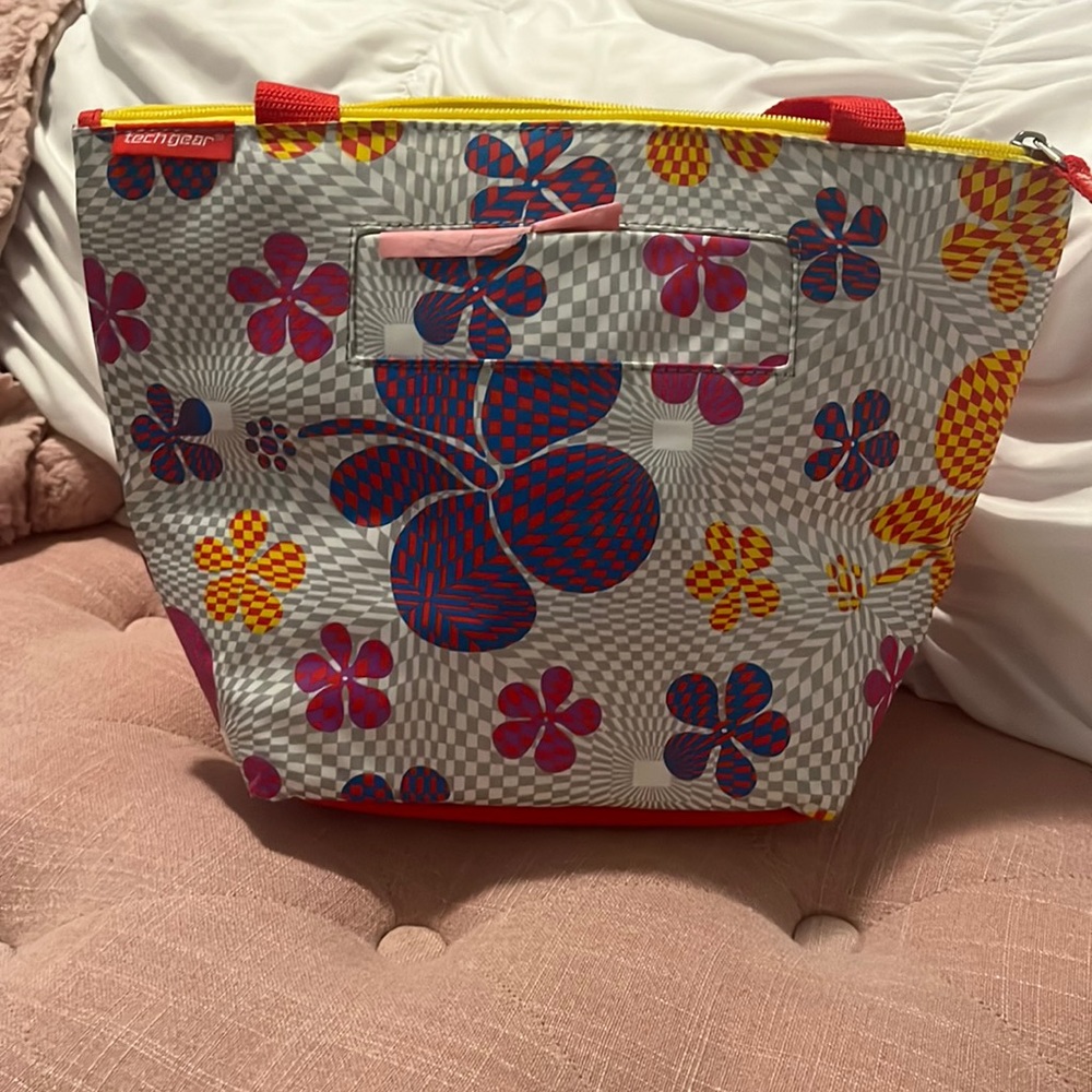 Tech gear lunch bag